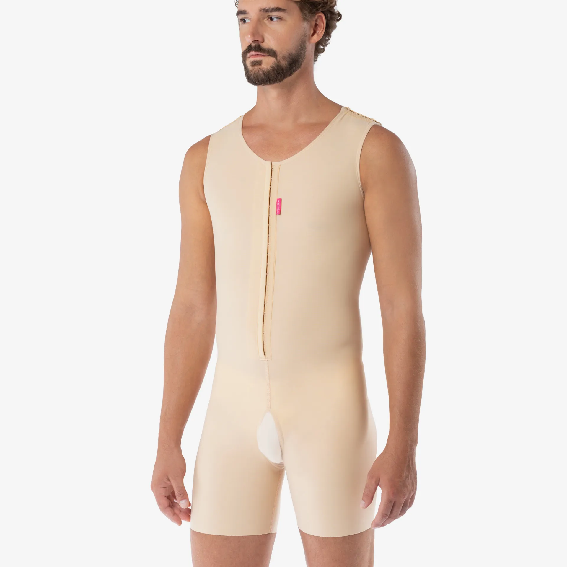 مشد طبي ضاغط بعد عملية تثدي الرجل وجراحة تجميل البطن