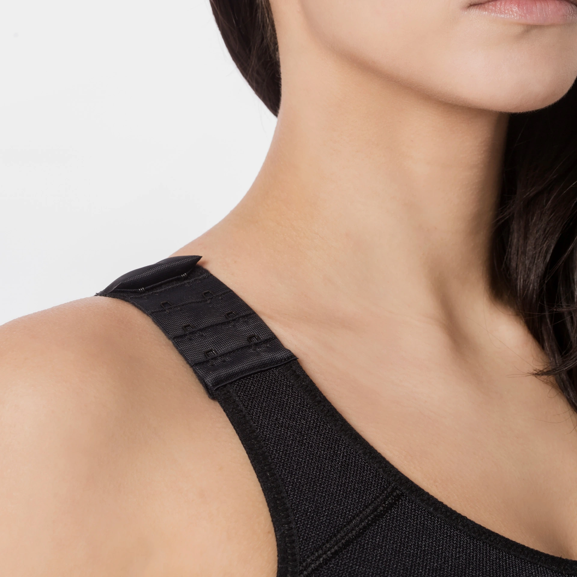 مشد طبي ضاغط بعد عمليات الصدر - لعمليات التكبير وتصغير الثدي (سحاب)